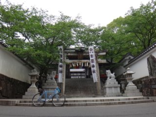 岩屋神社