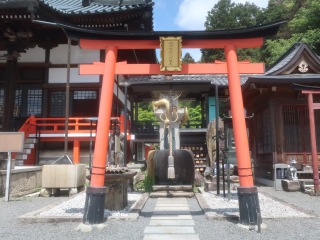 九頭龍銭洗辯財天(本圀寺)