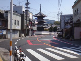 龍原寺の三重の塔